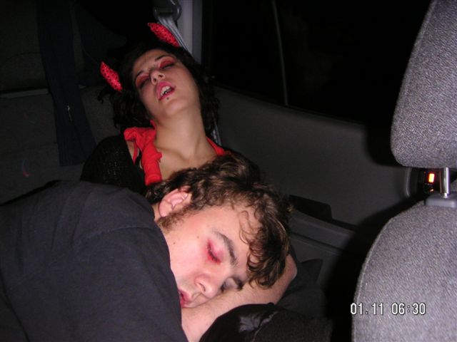 PEOPLE SLEEPING - Mr Paloma