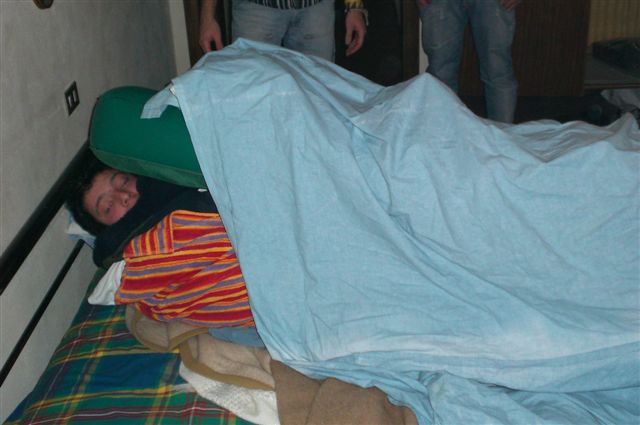 PEOPLE SLEEPING - Mr Paloma