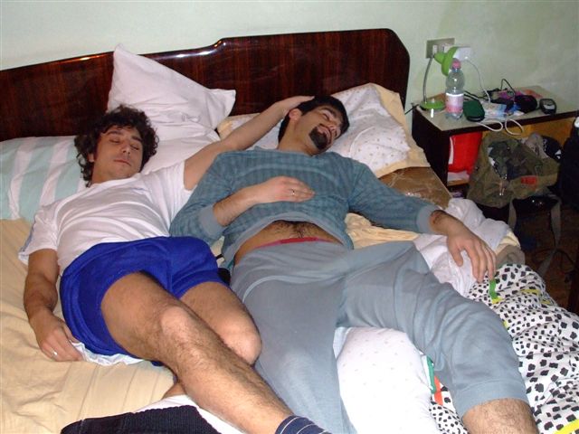 PEOPLE SLEEPING - Mr Paloma