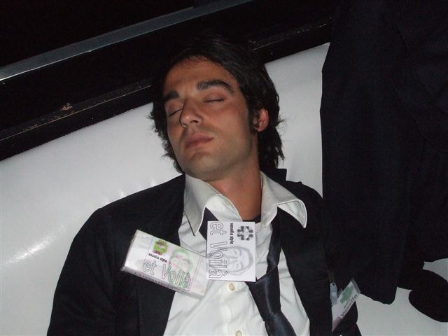 PEOPLE SLEEPING - Mr Paloma
